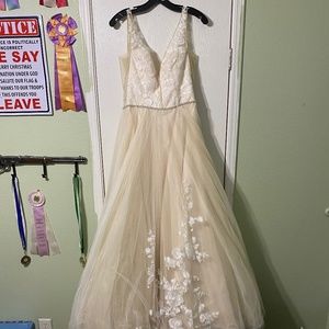 Casablanca Wedding Dress - Style 2348 - Bria - size 6